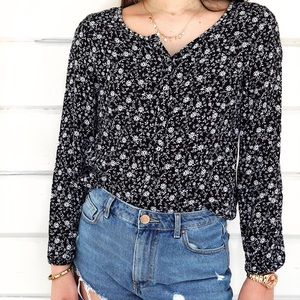 LAURA SCOTT black Floral button up Blouse